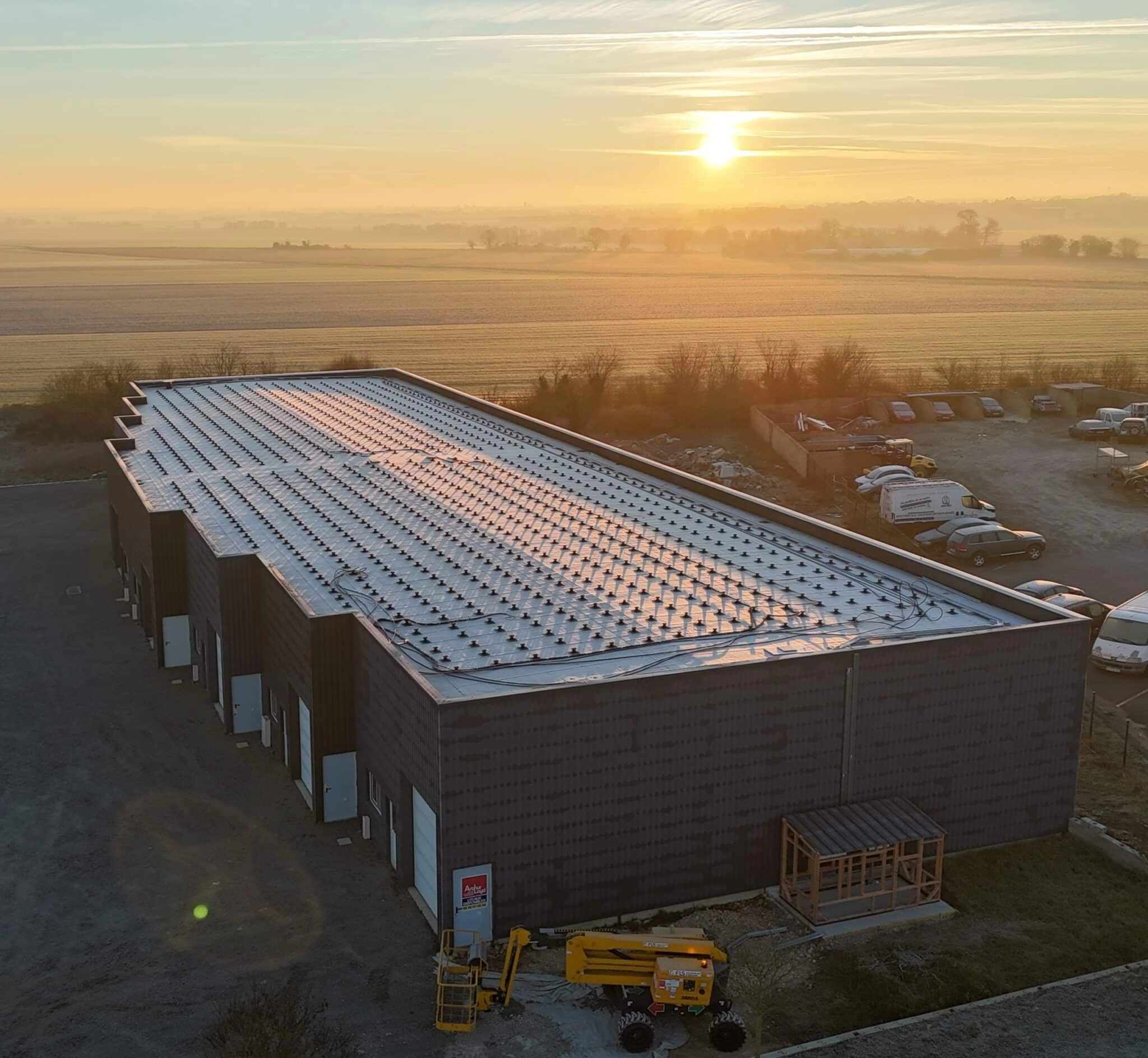 Cellules commerciales et Boxes à louer – 2100 m2